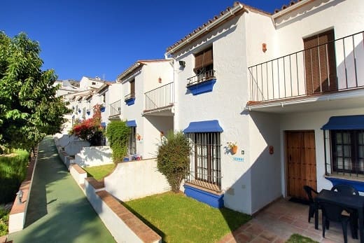 17 bedroom Hotel for sale in Montejaque with pool - € 1,200,000 (Ref: 8882004)