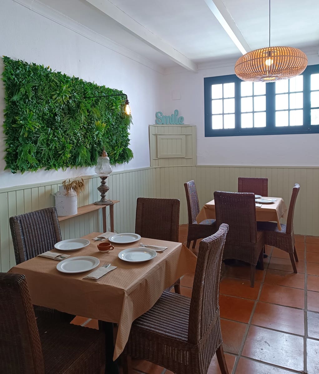 17 bedroom Hotel for sale in Montejaque with pool - € 1,200,000 (Ref: 8882004)