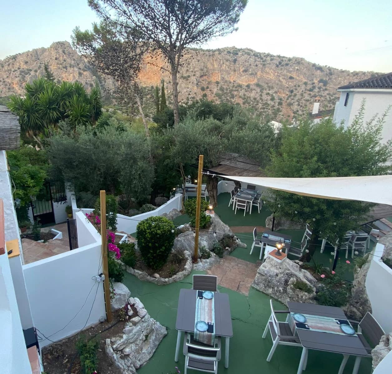 17 bedroom Hotel for sale in Montejaque with pool - € 1,200,000 (Ref: 8882004)