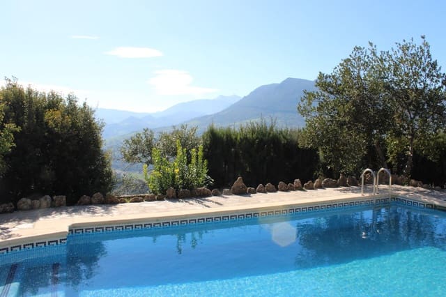 3 soveværelse Finca/Landehus til salg i El Gastor med swimmingpool - € 2.100.000 (Ref: 8882005)