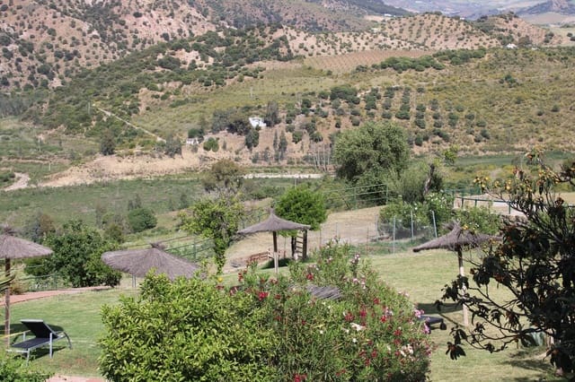 7 soveværelse Finca/Landehus til salg i Grazalema - € 900.000 (Ref: 8882269)