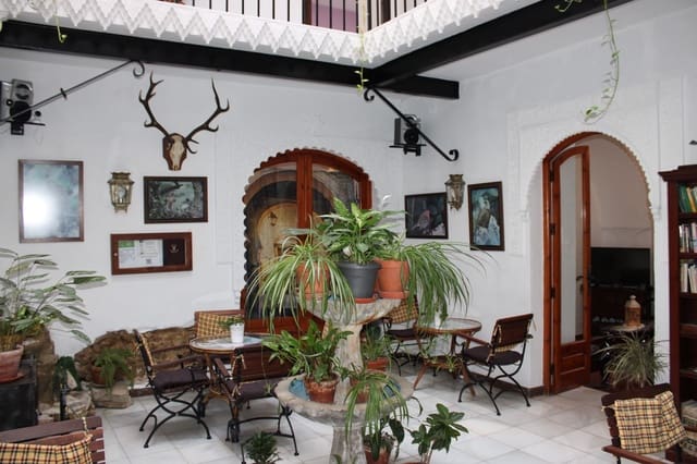 10 bedroom Hotel for sale in Zahara de la Sierra - € 650,000 (Ref: 8912289)
