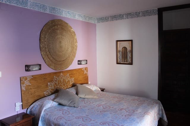 10 bedroom Hotel for sale in Zahara de la Sierra - € 650,000 (Ref: 8912289)