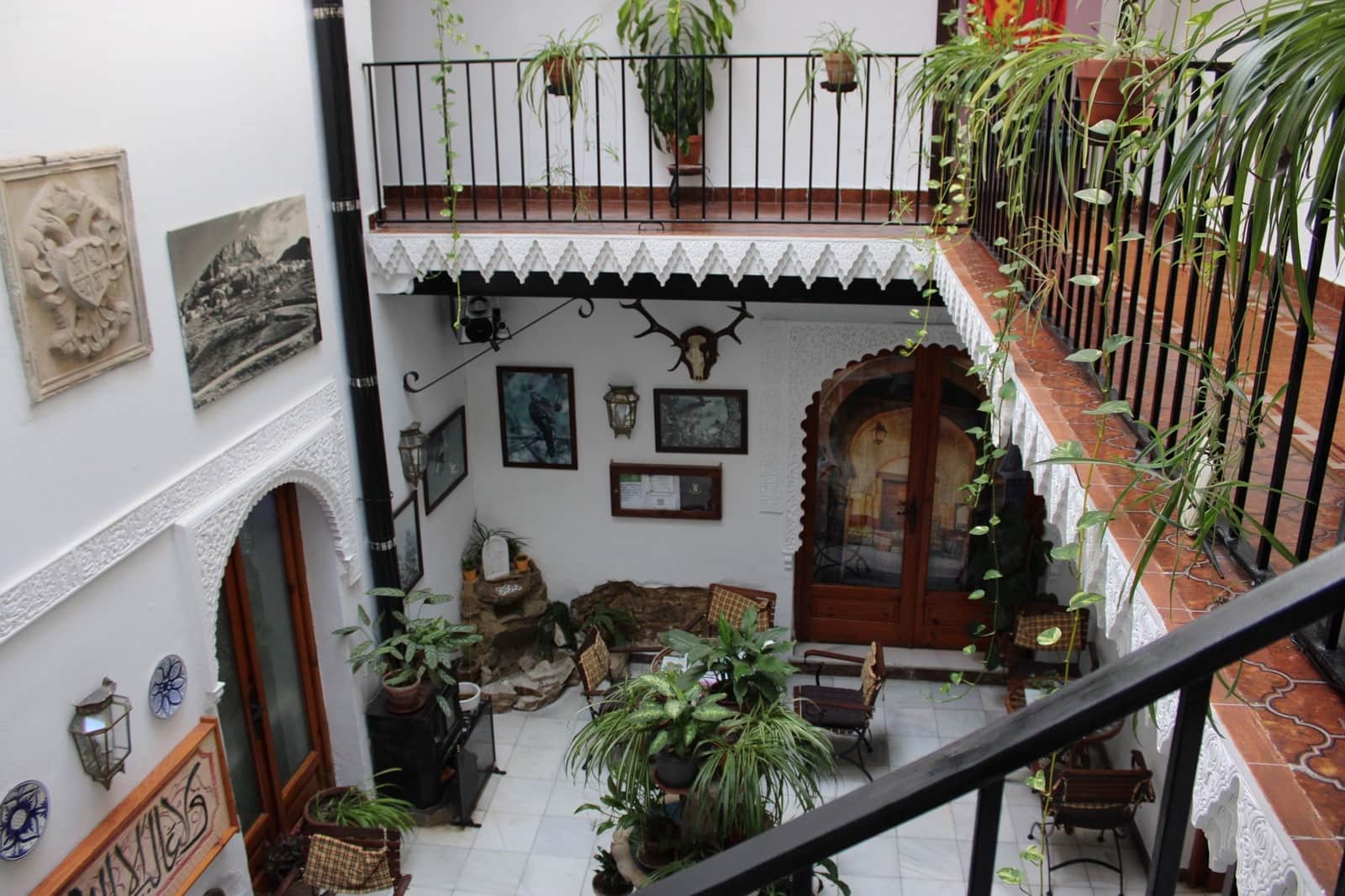 10 soveværelse Hotel til salg i Zahara de la Sierra - € 650.000 (Ref: 8912289)