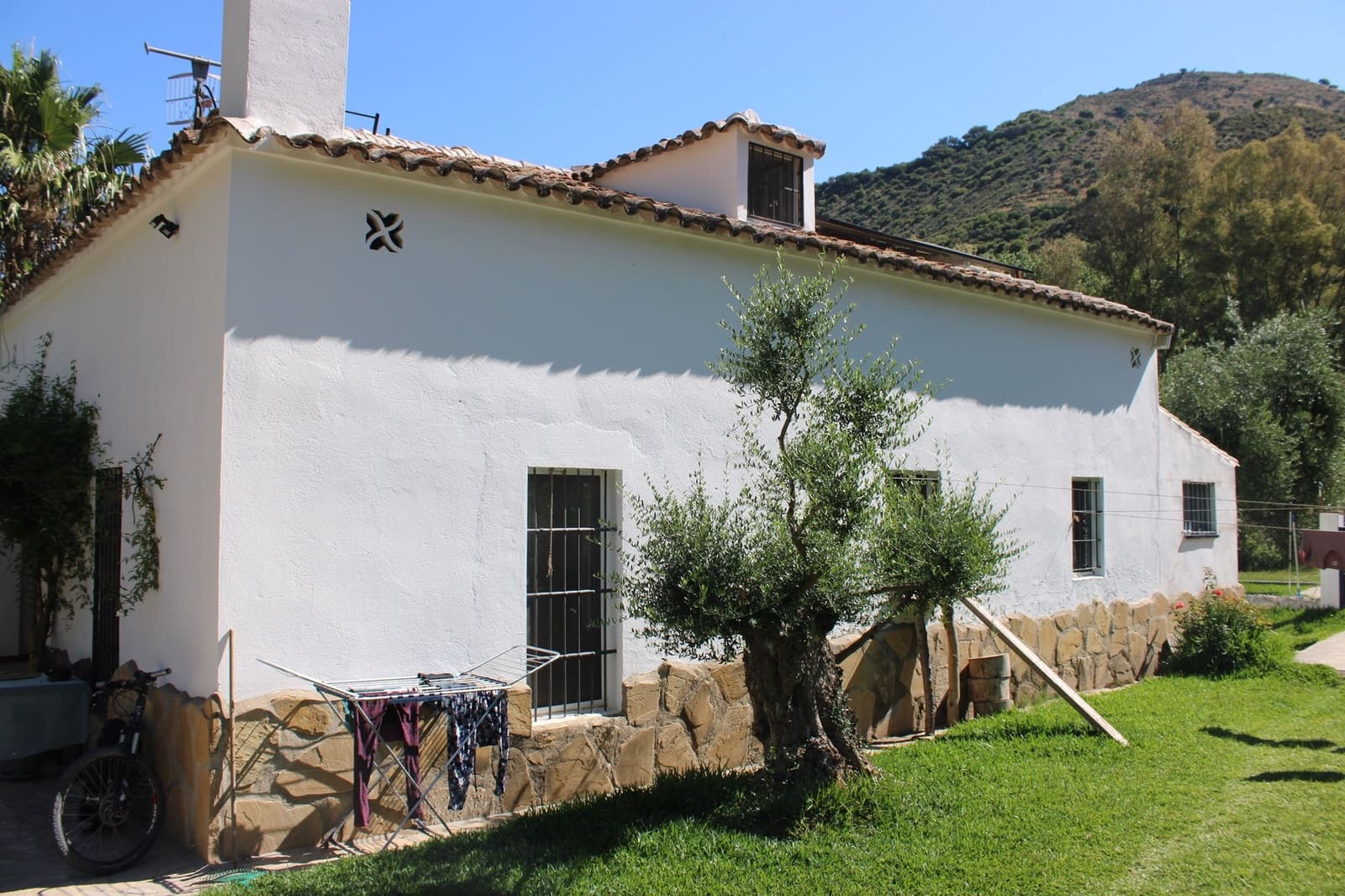 6 slaapkamer Finca/Landhuis te koop in Zahara de la Sierra met zwembad - € 480.000 (Ref: 8912292)