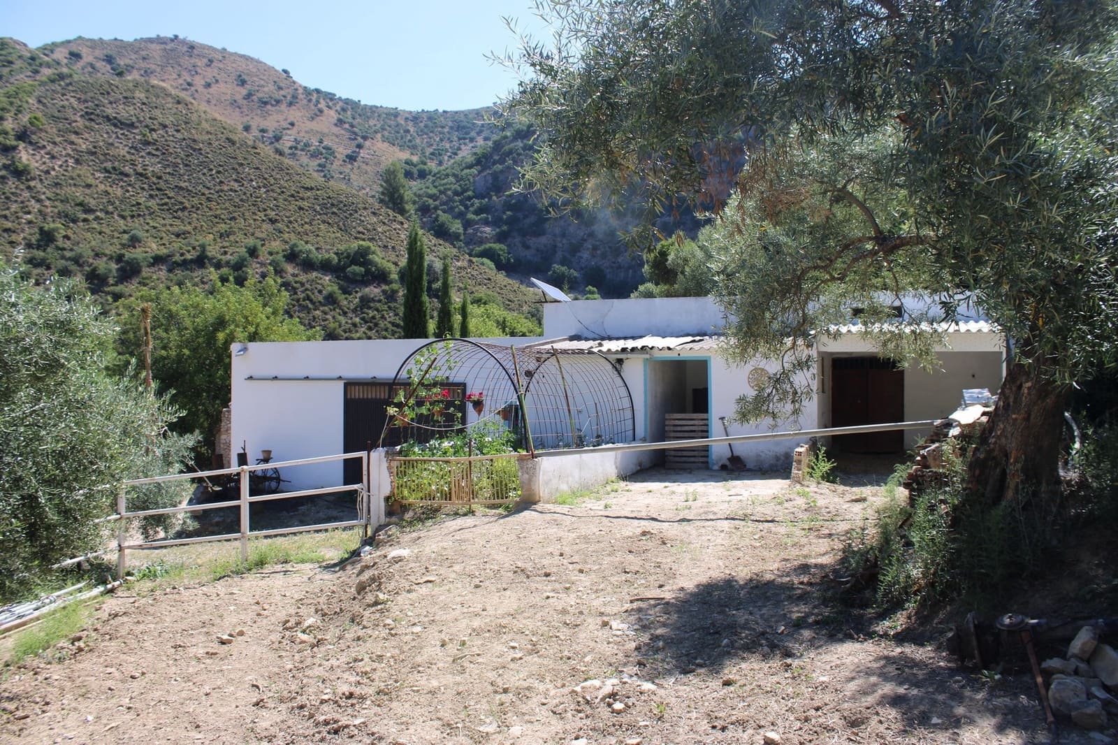 6 slaapkamer Finca/Landhuis te koop in Zahara de la Sierra met zwembad - € 480.000 (Ref: 8912292)