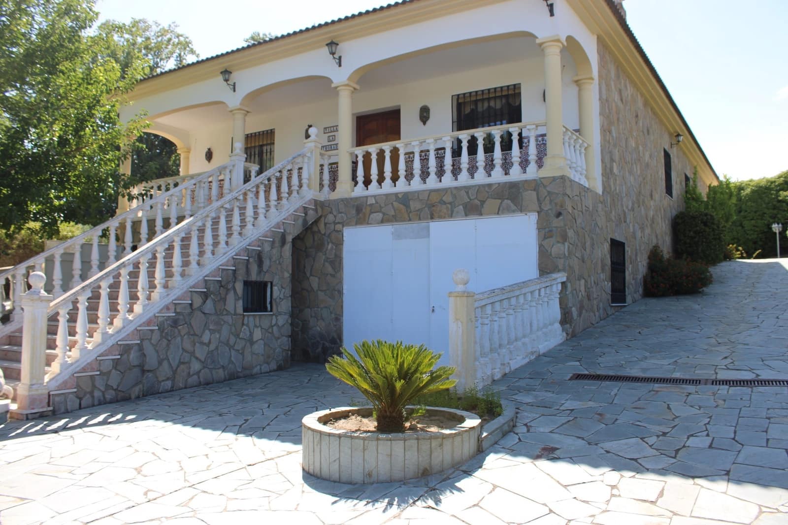 5 slaapkamer Finca/Landhuis te koop in Setenil de las Bodegas met zwembad - € 500.000 (Ref: 8912295)