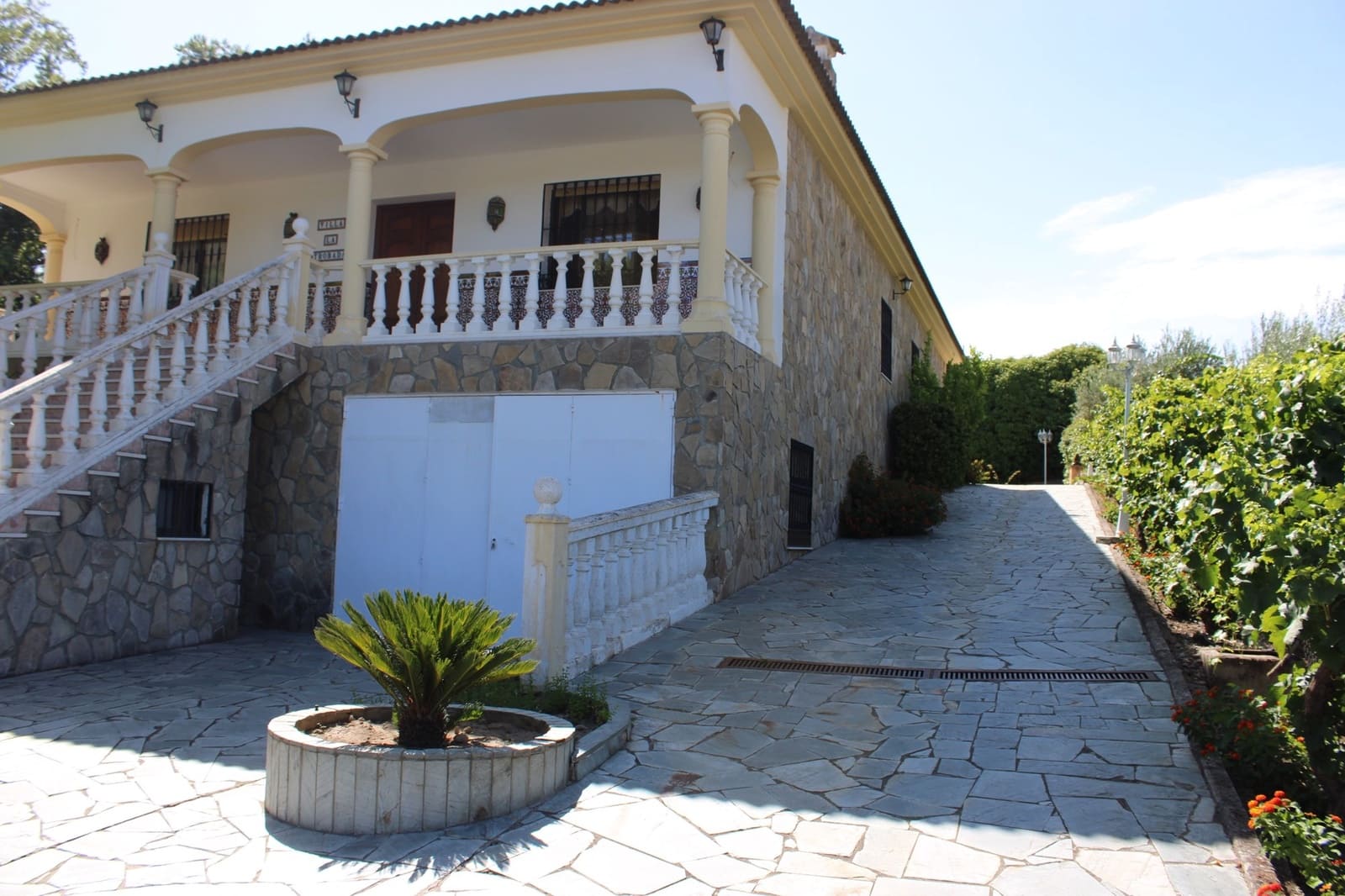 5 slaapkamer Finca/Landhuis te koop in Setenil de las Bodegas met zwembad - € 500.000 (Ref: 8912295)
