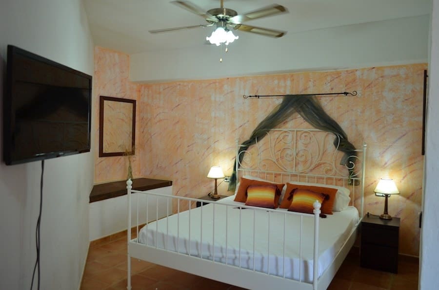 10 soveværelse Hotel til salg i Juzcar med swimmingpool - € 497.000 (Ref: 8912298)