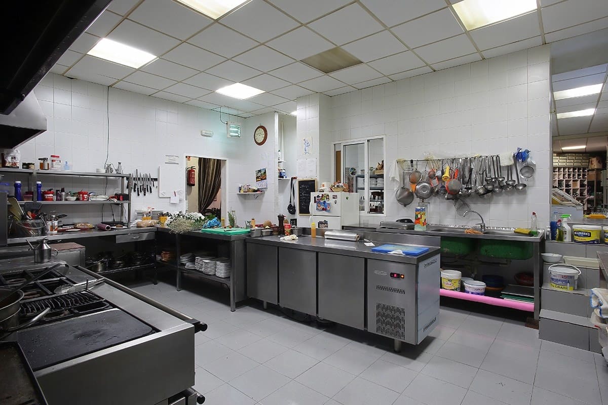 10 soveværelse Hotel til salg i Juzcar med swimmingpool - € 497.000 (Ref: 8912298)