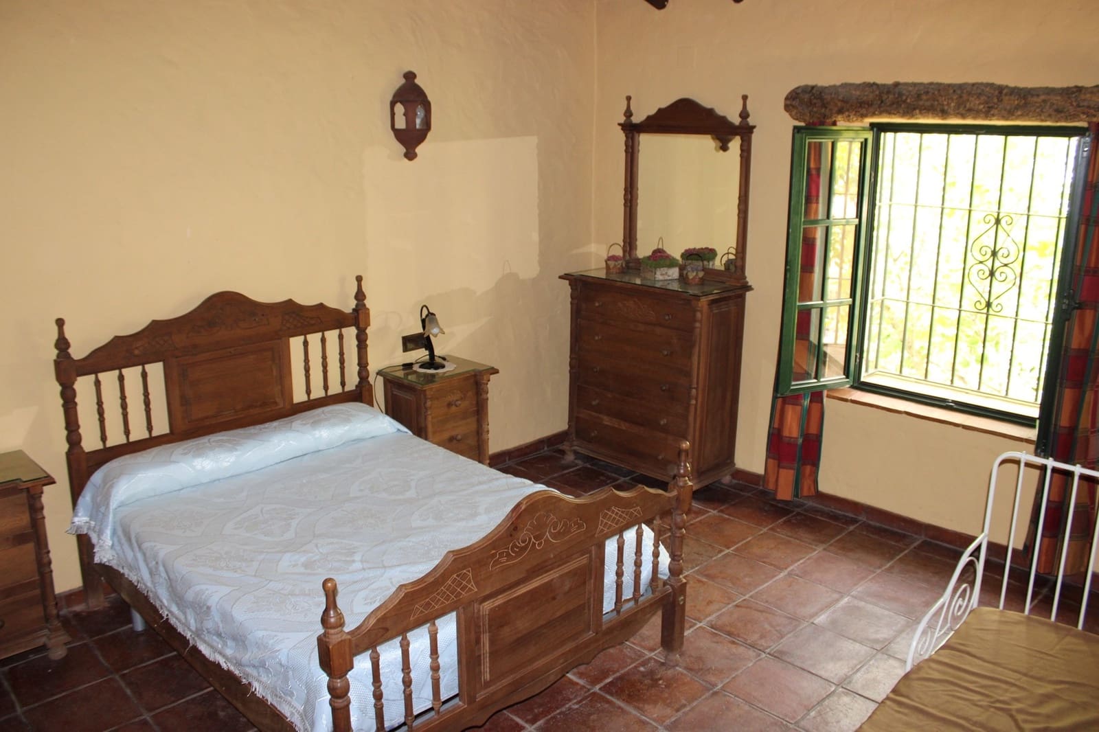 4 slaapkamer Finca/Landhuis te koop in Zahara de la Sierra met zwembad - € 530.000 (Ref: 8912300)