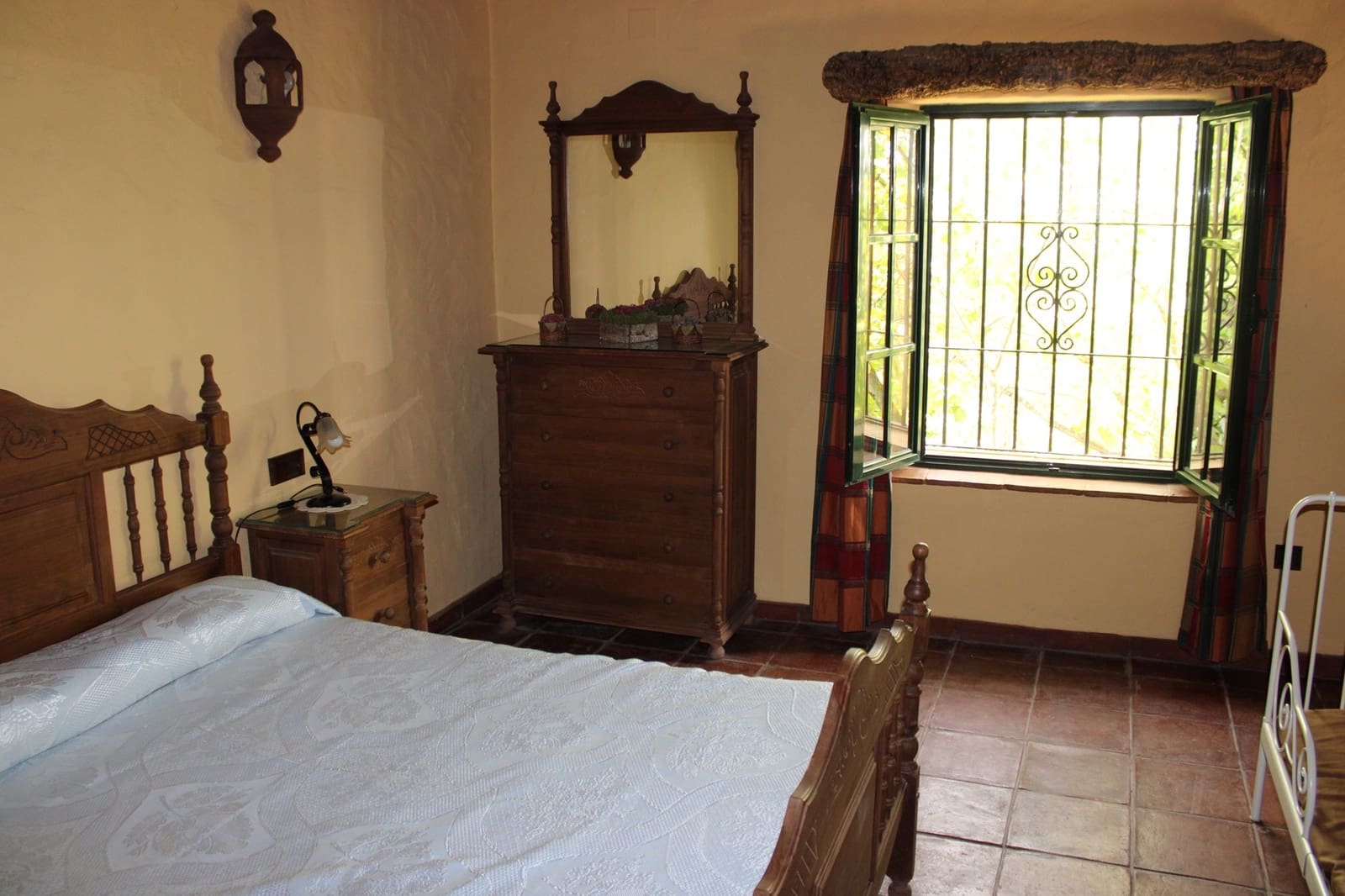 4 slaapkamer Finca/Landhuis te koop in Zahara de la Sierra met zwembad - € 530.000 (Ref: 8912300)