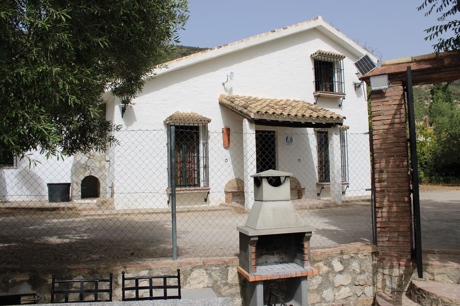 4 slaapkamer Finca/Landhuis te koop in Zahara de la Sierra met zwembad - € 530.000 (Ref: 8912300)