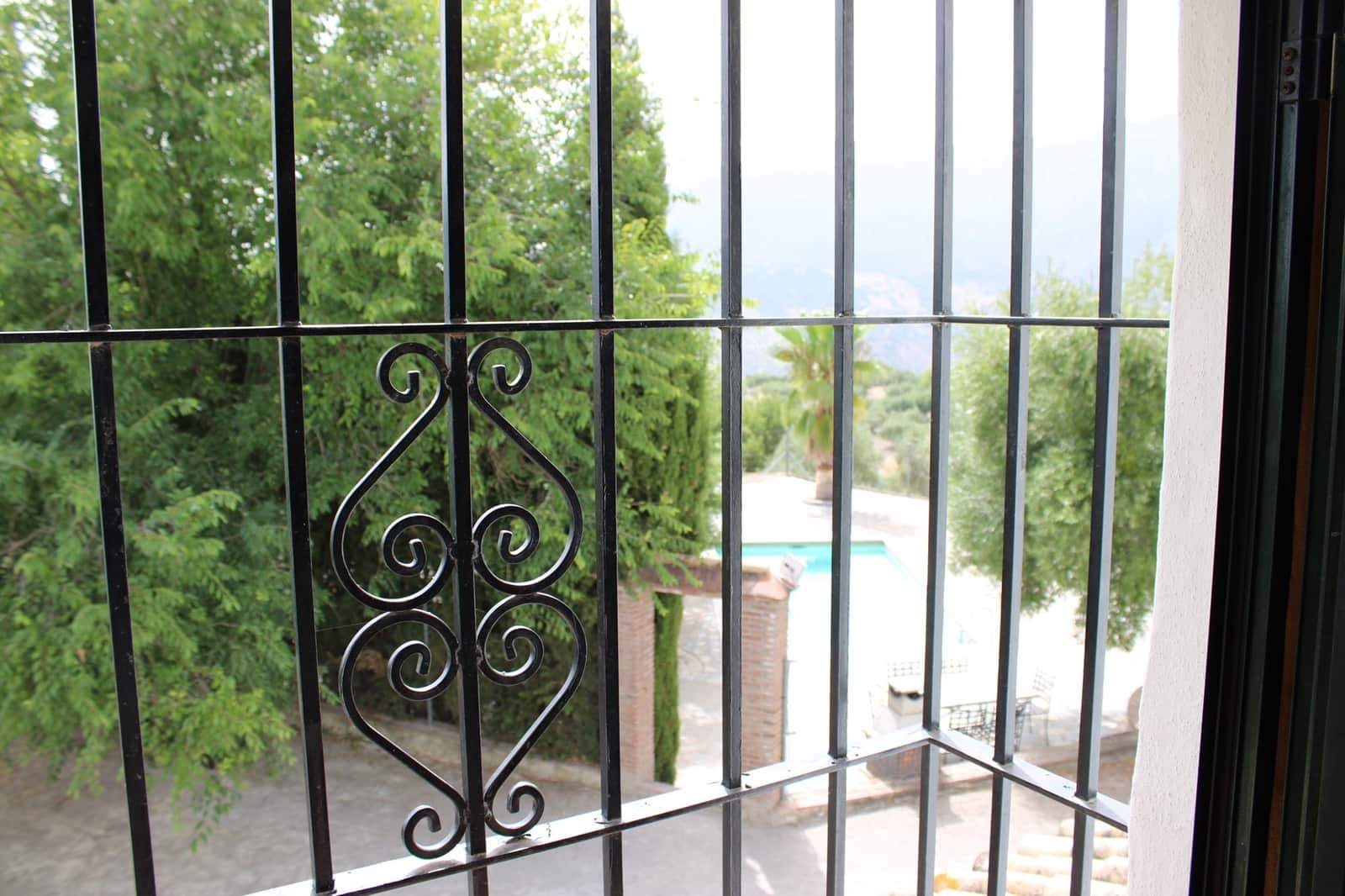 4 slaapkamer Finca/Landhuis te koop in Zahara de la Sierra met zwembad - € 530.000 (Ref: 8912300)