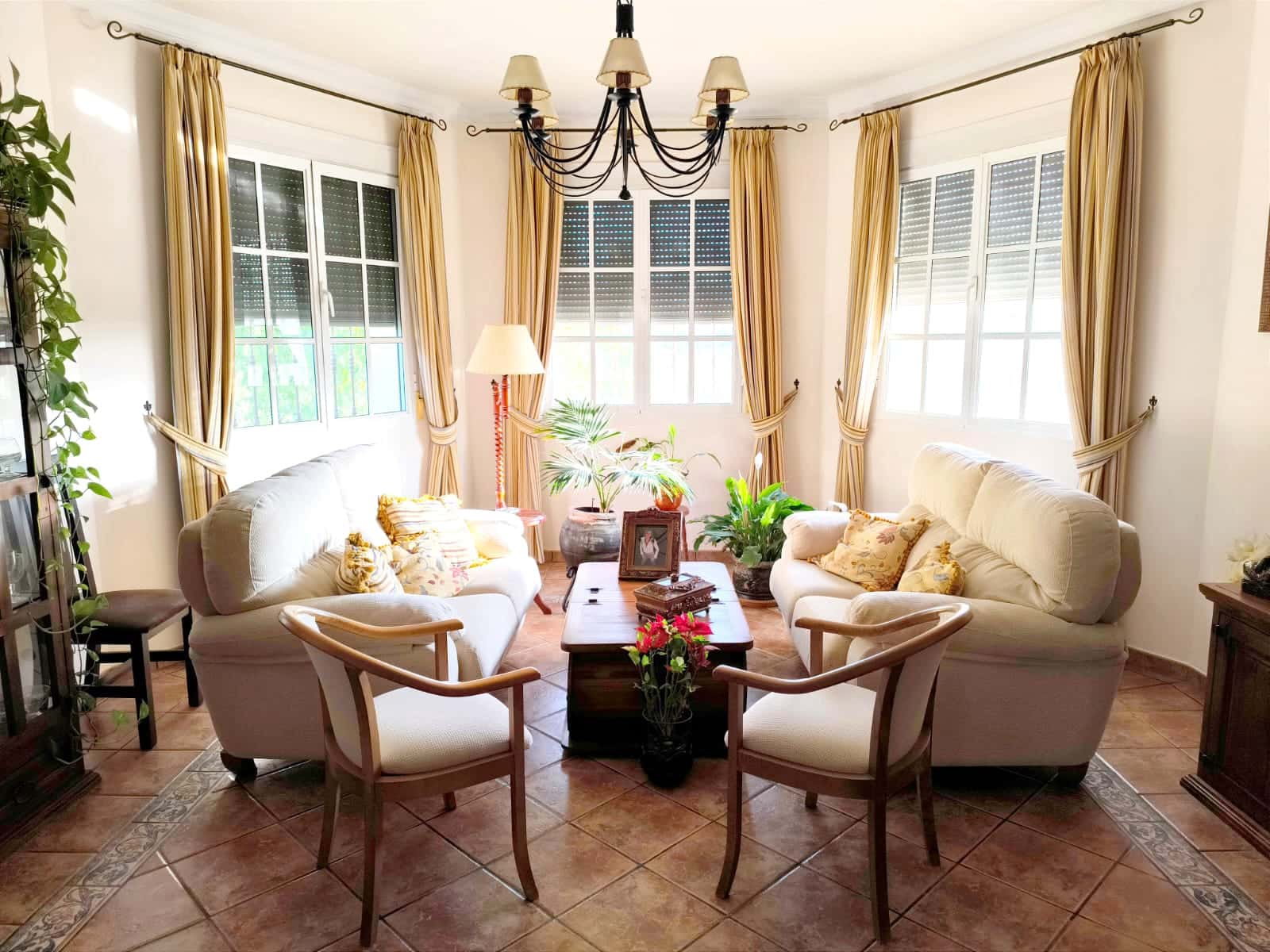 5 sypialnia Finka/Dom wiejski na sprzedaż w Setenil de las Bodegas z basenem - 650 000 € (Ref: 8912307)