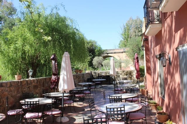 15 soveværelse Hotel til salg i Ronda med swimmingpool - € 1.350.000 (Ref: 8912313)