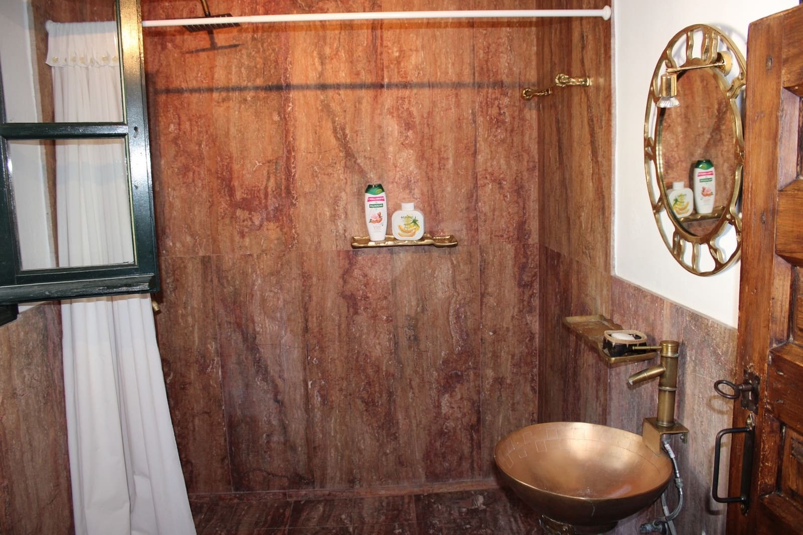 4 soveværelse Finca/Landehus til salg i Benaojan med swimmingpool - € 3.200.000 (Ref: 8912314)