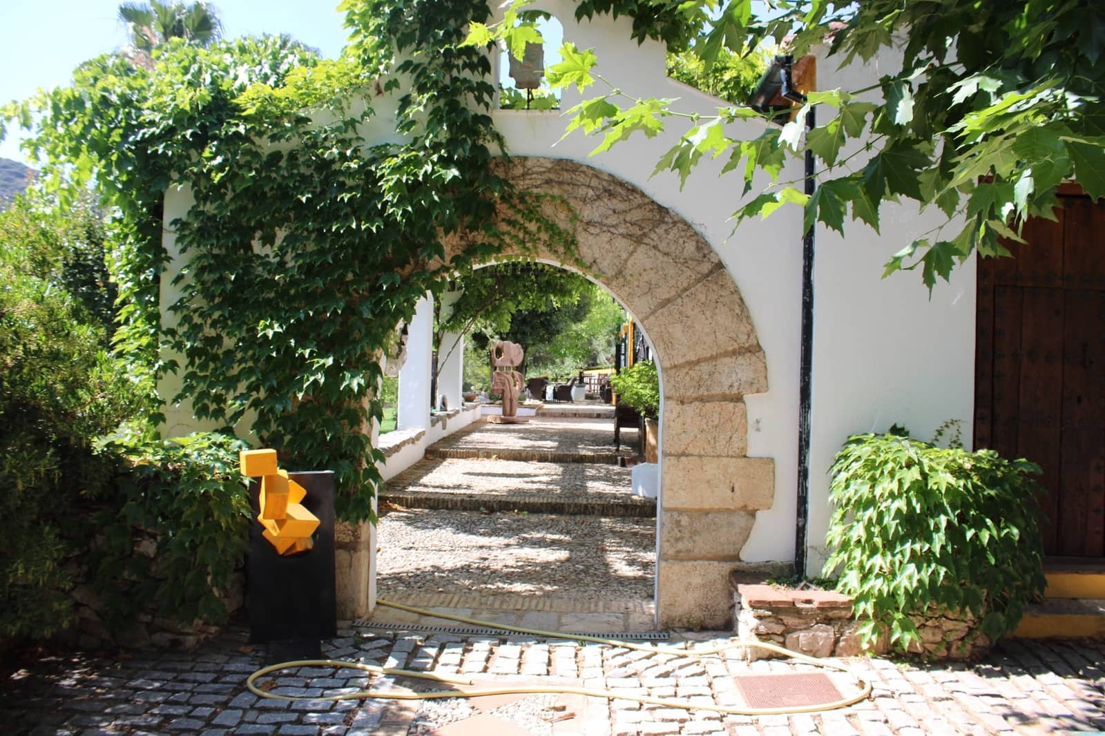 4 soveværelse Finca/Landehus til salg i Benaojan med swimmingpool - € 3.200.000 (Ref: 8912314)