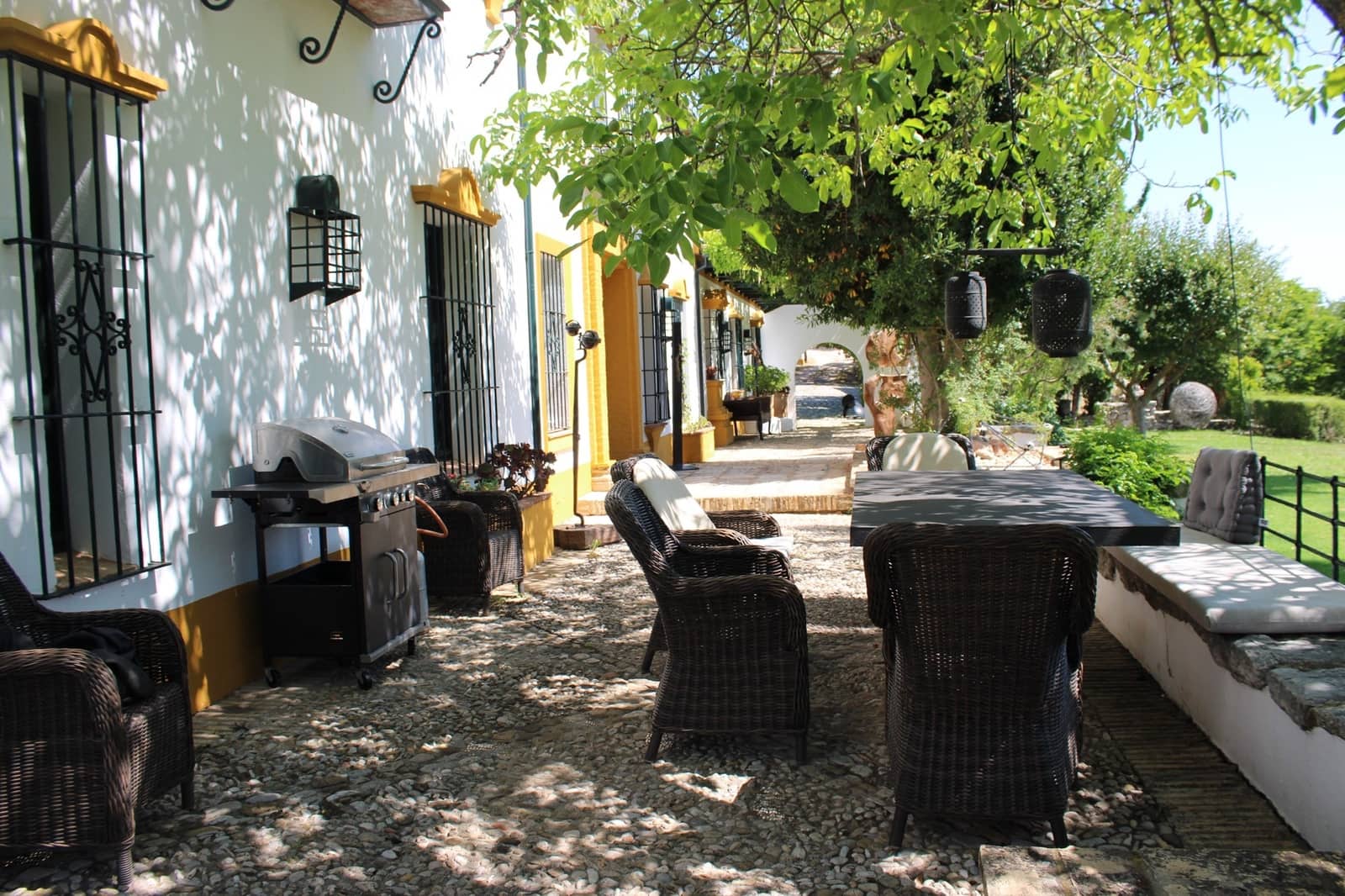 4 soveværelse Finca/Landehus til salg i Benaojan med swimmingpool - € 3.200.000 (Ref: 8912314)