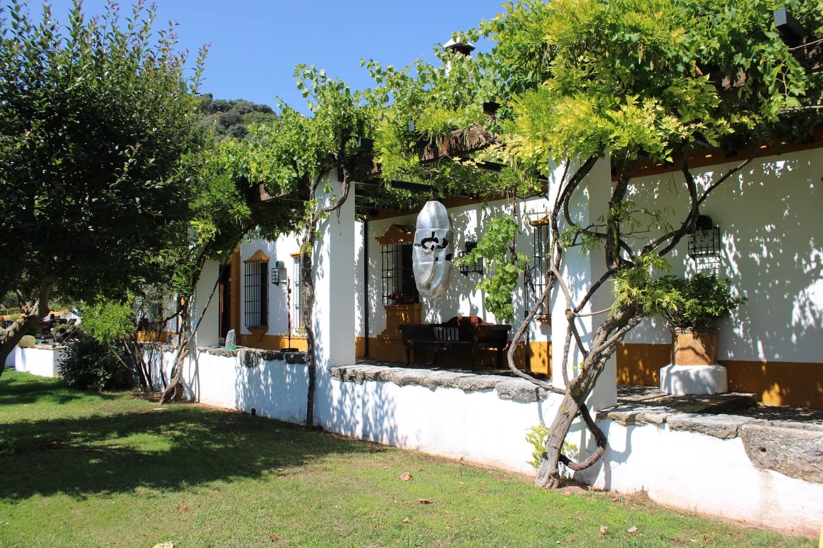 4 soveværelse Finca/Landehus til salg i Benaojan med swimmingpool - € 3.200.000 (Ref: 8912314)