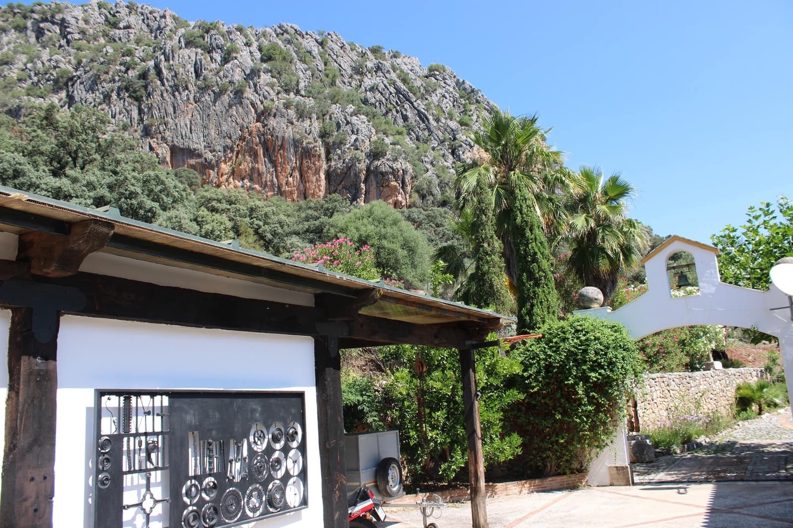 4 soveværelse Finca/Landehus til salg i Benaojan med swimmingpool - € 3.200.000 (Ref: 8912314)