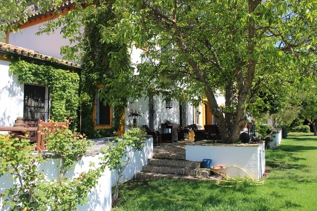 4 soveværelse Finca/Landehus til salg i Benaoján med swimmingpool - € 3.200.000 (Ref: 8912314)