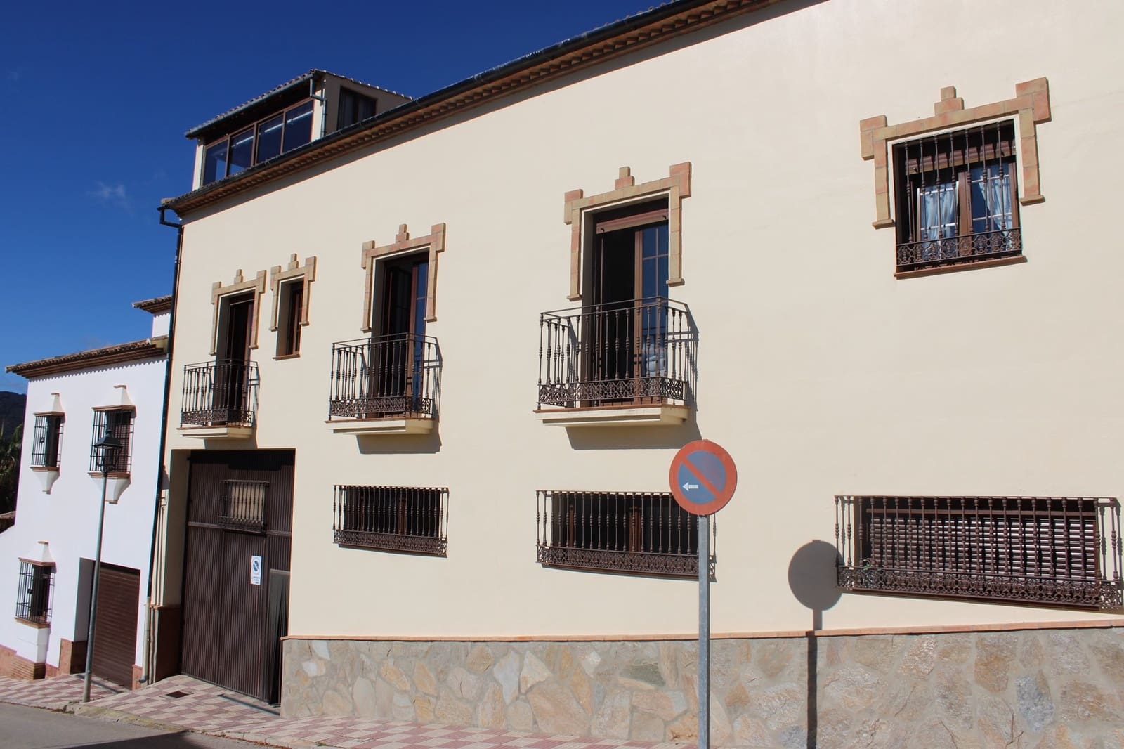 6 soveværelse Byhus til salg i Arriate - € 400.000 (Ref: 8916721)