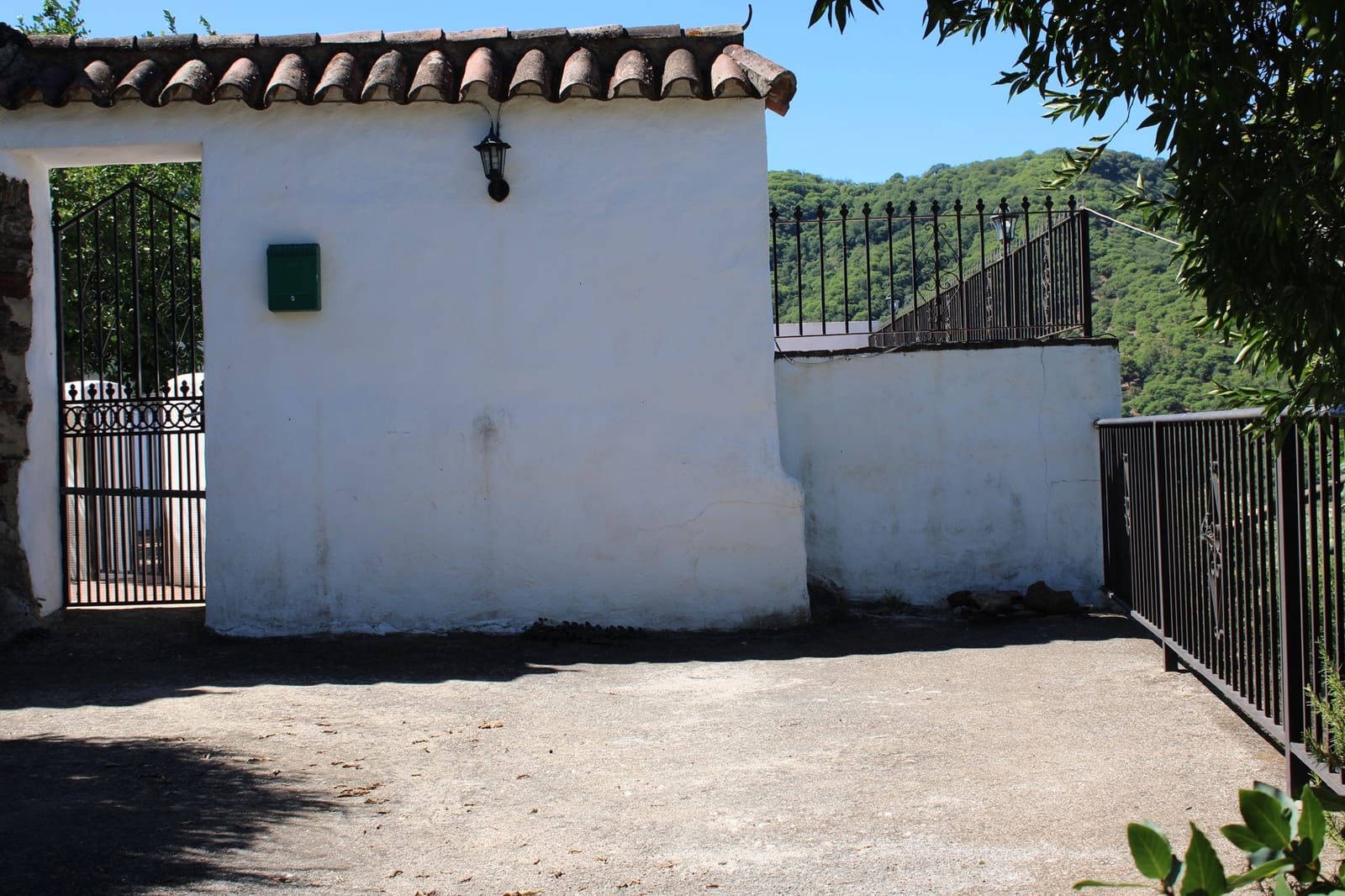 5 soveværelse Finca/Landehus til salg i Jubrique med swimmingpool - € 400.000 (Ref: 8916722)