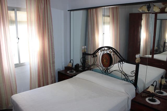 5 soveværelse Byhus til salg i Benaoján - € 96.000 (Ref: 8920158)