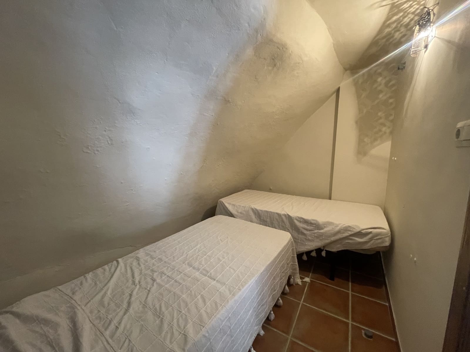 3 bedroom Townhouse for sale in Setenil de las Bodegas - € 120,000 (Ref: 8920161)