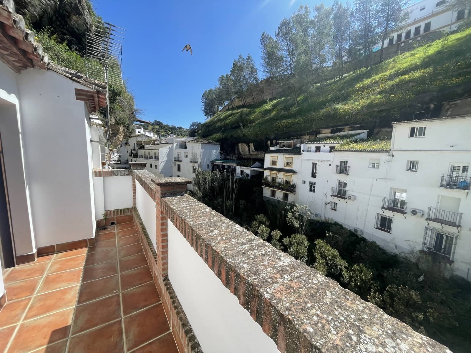 3 bedroom Townhouse for sale in Setenil de las Bodegas - € 120,000 (Ref: 8920161)