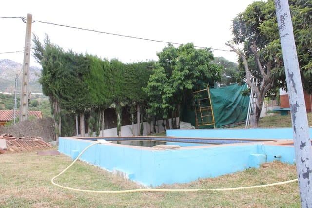 2 soveværelse Finca/Landehus til salg i Cortes de la Frontera med swimmingpool - € 240.000 (Ref: 8940205)