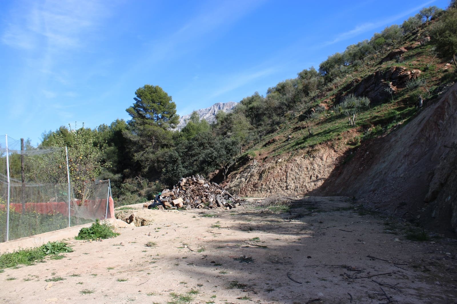 5 soveværelse Finca/Landehus til salg i El Burgo med swimmingpool - € 250.000 (Ref: 8940214)