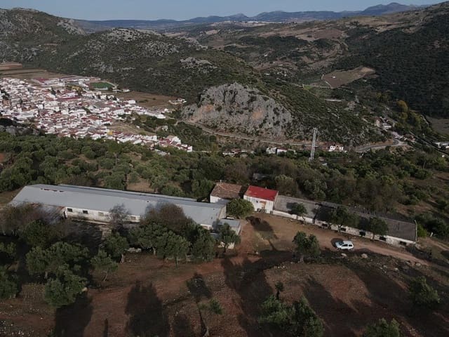 2 soveværelse Finca/Landehus til salg i Benaoján - € 380.000 (Ref: 8940221)