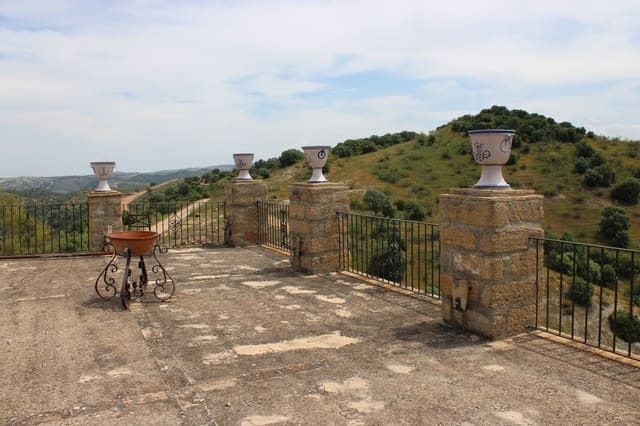 13 bedroom Finca/Country House for sale in Morón de la Frontera - € 4,800,000 (Ref: 9008335)