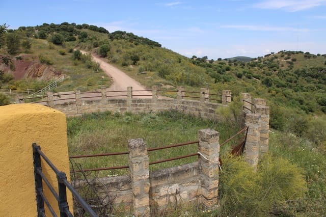 13 bedroom Finca/Country House for sale in Morón de la Frontera - € 4,800,000 (Ref: 9008335)