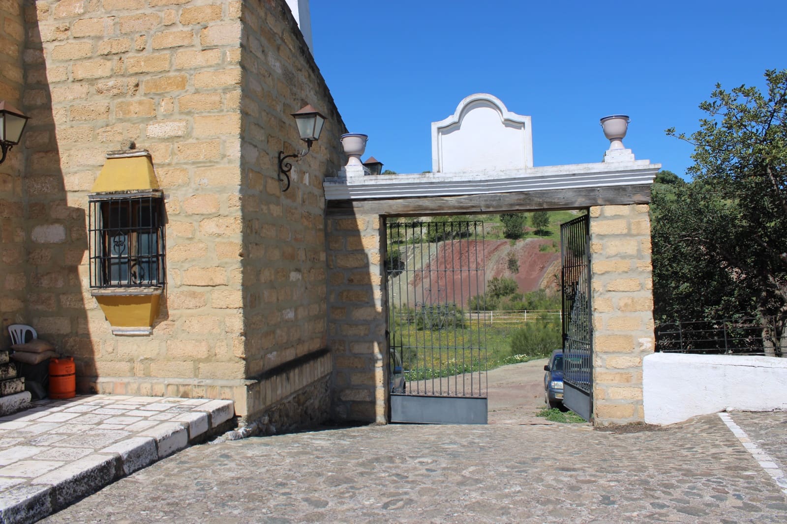 13 soveværelse Finca/Landehus til salg i Moron de la Frontera - € 4.800.000 (Ref: 9008335)