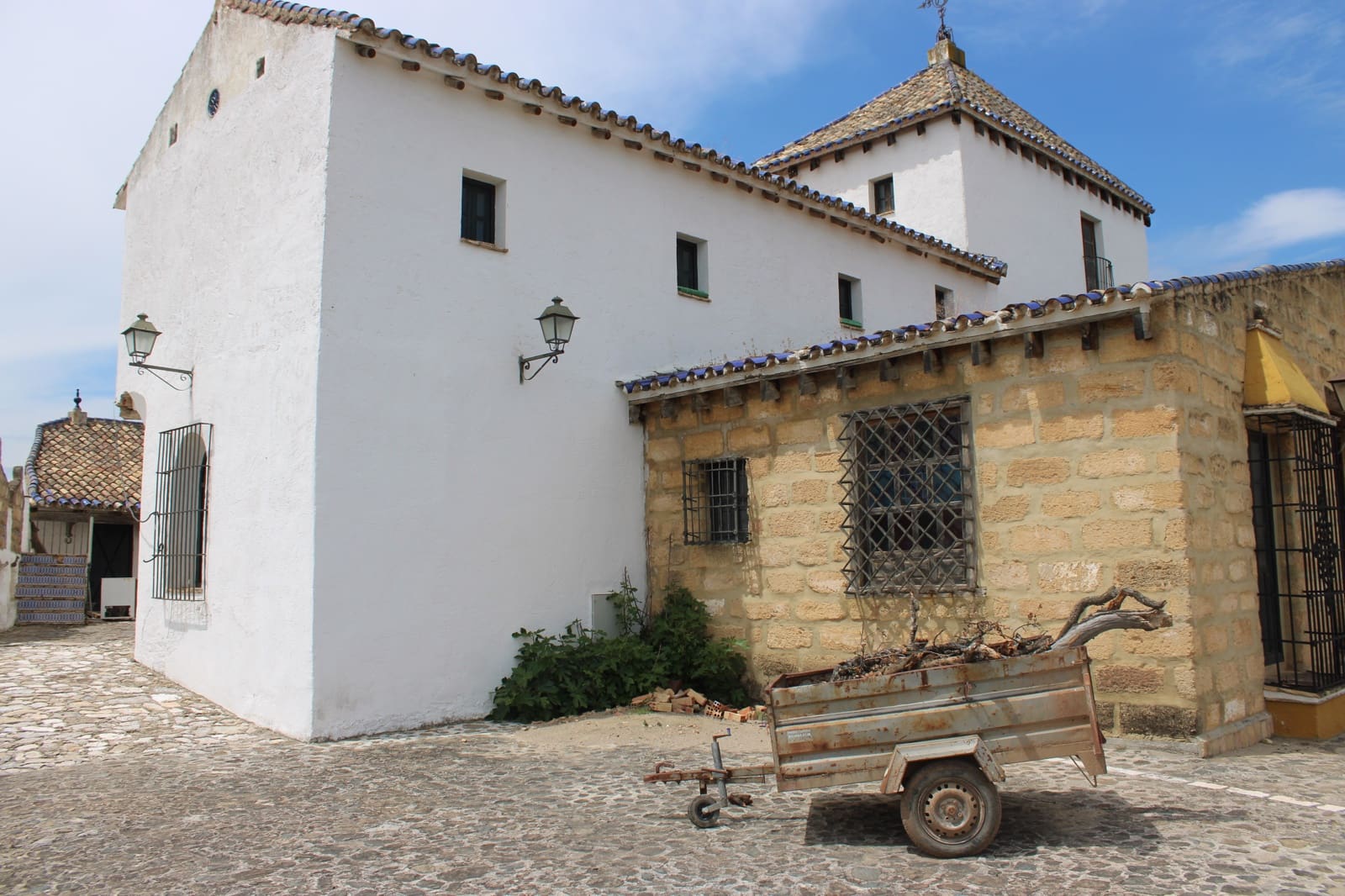 13 soveværelse Finca/Landehus til salg i Moron de la Frontera - € 4.800.000 (Ref: 9008335)