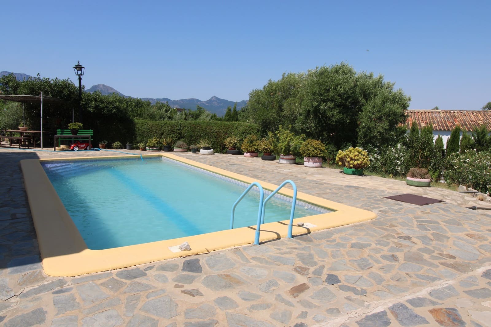 6 soveværelse Finca/Landehus til salg i El Gastor med swimmingpool - € 485.000 (Ref: 9107277)