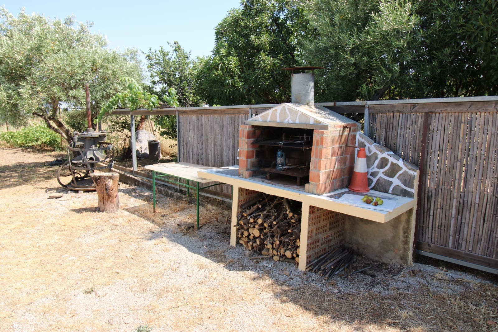 6 soveværelse Finca/Landehus til salg i El Gastor med swimmingpool - € 485.000 (Ref: 9107277)