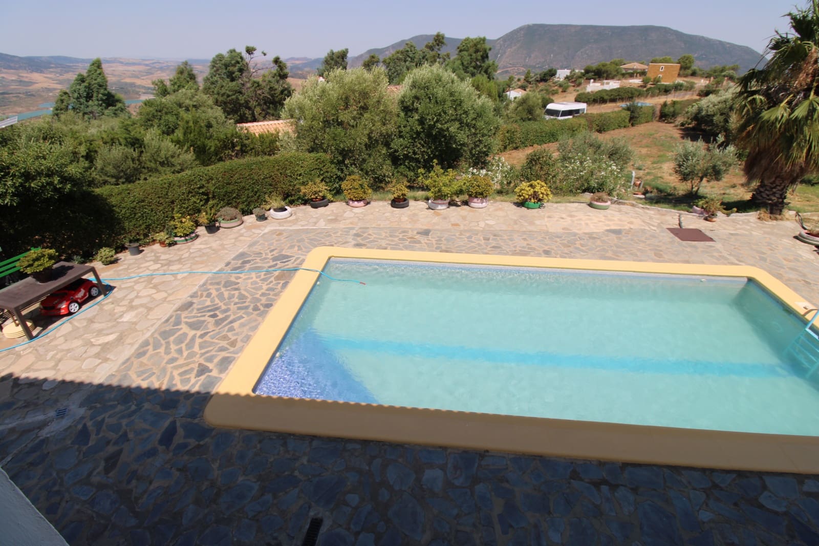 6 soveværelse Finca/Landehus til salg i El Gastor med swimmingpool - € 485.000 (Ref: 9107277)