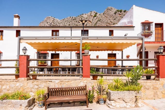 Finca/Casa Rural de 22 habitaciones en Montejaque en venta con piscina - 3.000.000 € (Ref: 9519344)