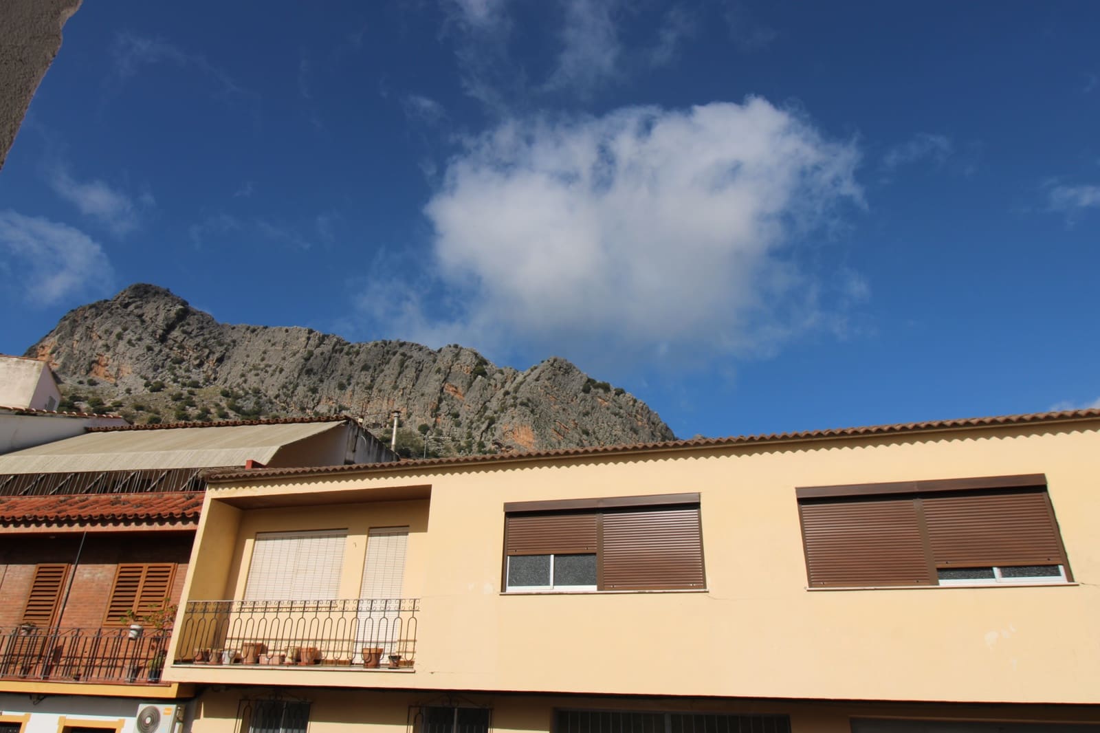 3 bedroom Townhouse for sale in Montejaque - € 130,000 (Ref: 9632787)