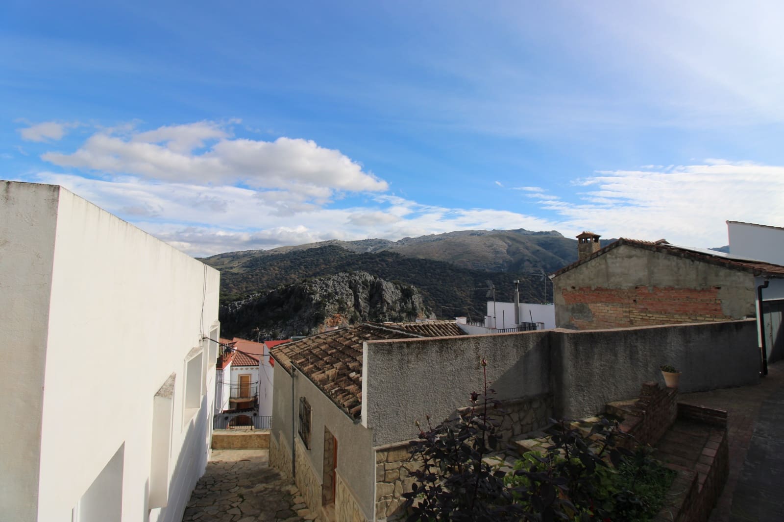 Finca/Casa Rural de 4 habitaciones en Benaoján en venta con piscina - 150.000 € (Ref: 9645803)