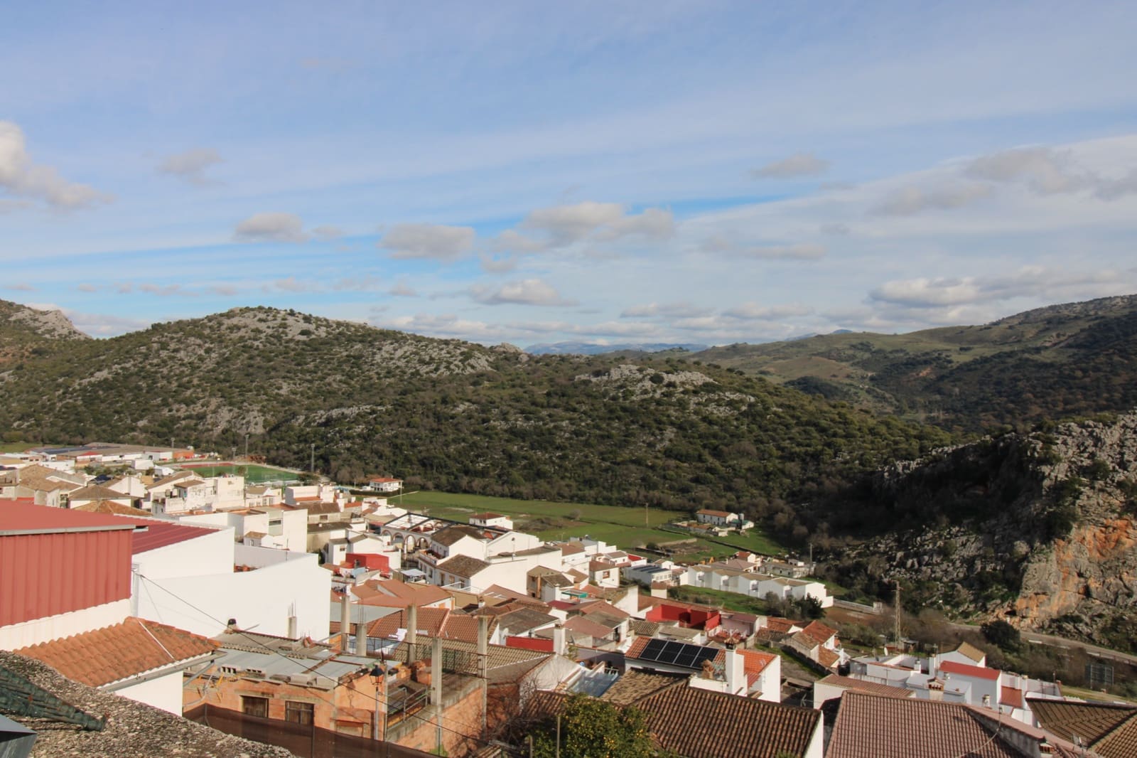 Finca/Casa Rural de 4 habitaciones en Benaoján en venta con piscina - 150.000 € (Ref: 9645803)