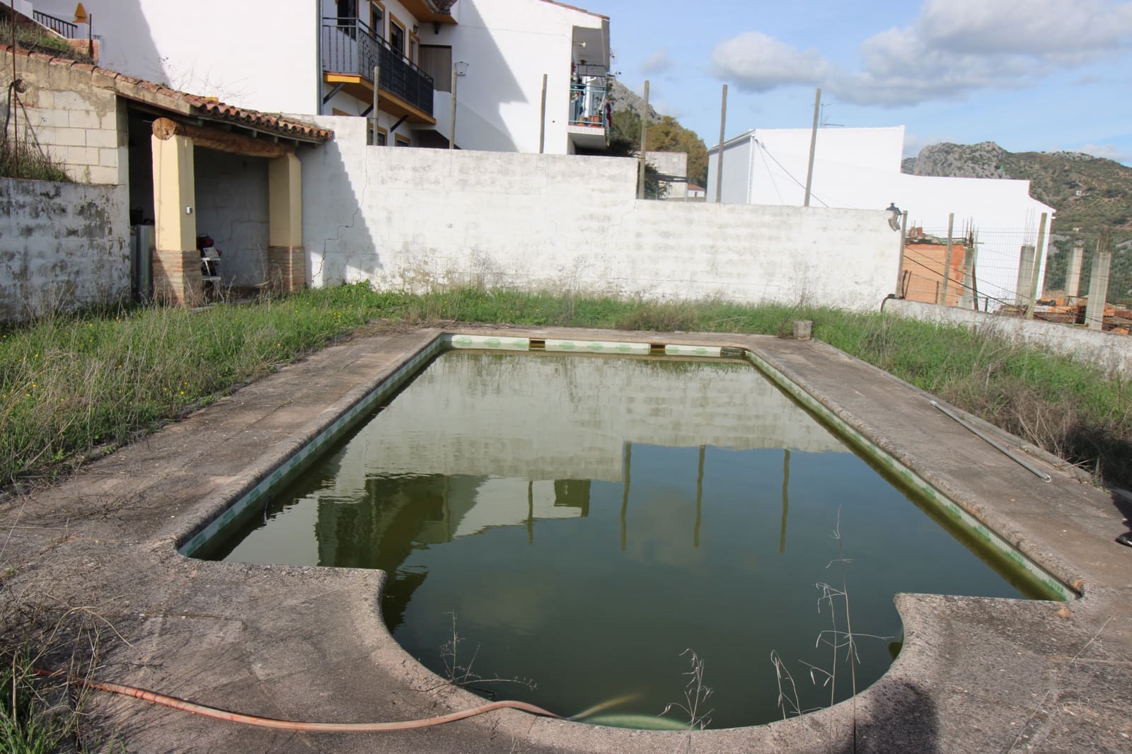 Finca/Casa Rural de 4 habitaciones en Benaoján en venta con piscina - 150.000 € (Ref: 9645803)