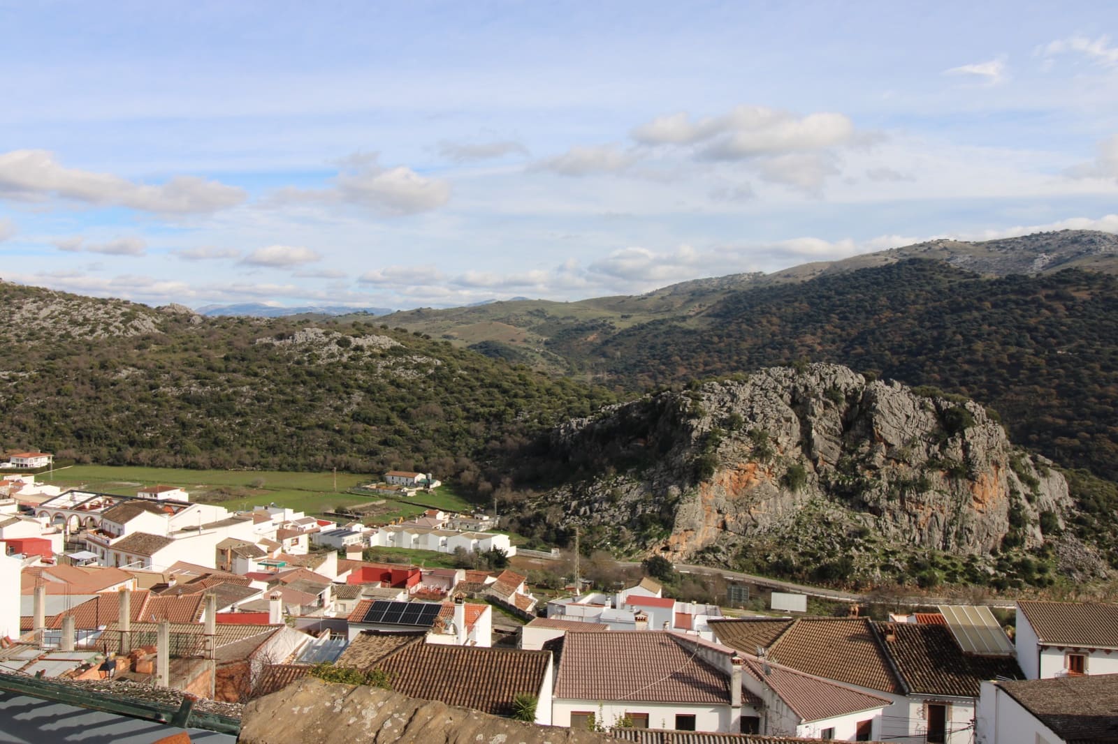 Finca/Casa Rural de 4 habitaciones en Benaoján en venta con piscina - 150.000 € (Ref: 9645803)