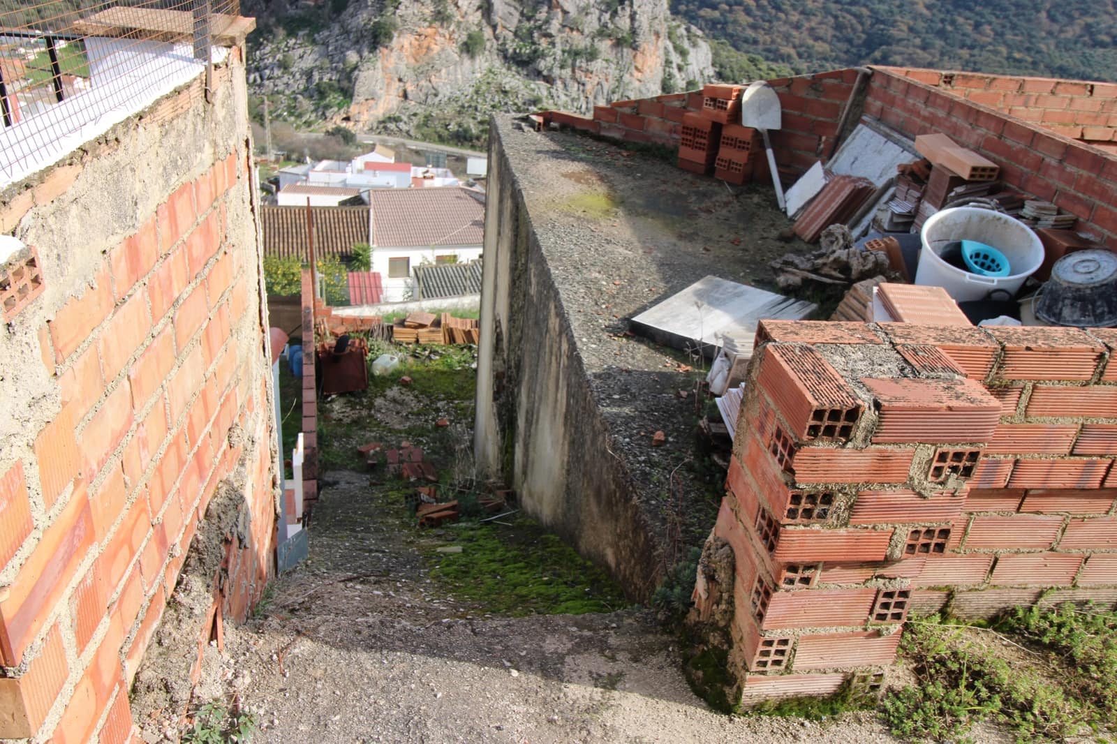 Finca/Casa Rural de 4 habitaciones en Benaoján en venta con piscina - 150.000 € (Ref: 9645803)