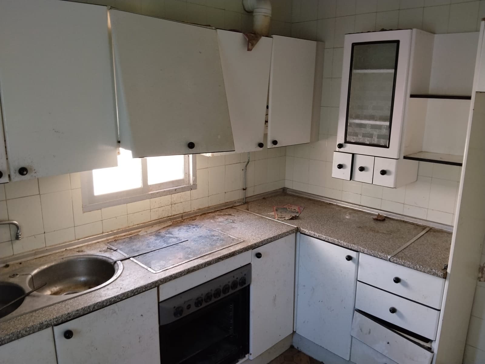 3 bedroom Townhouse for sale in Setenil de las Bodegas - € 150,000 (Ref: 9888428)