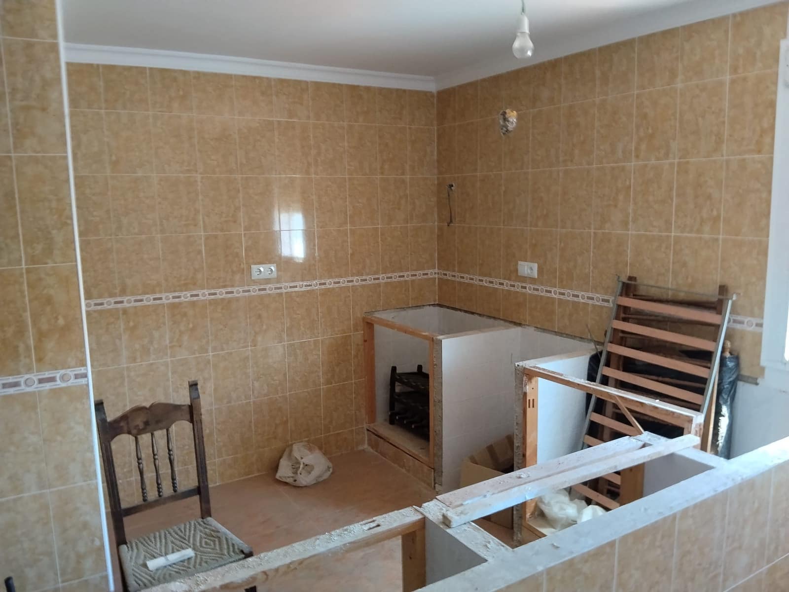 5 Zimmer Haus zu verkaufen in Setenil de las Bodegas - 150.000 € (Ref: 9905319)